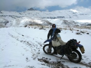 bike-snow-alamut-valley